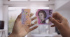 호주 5달러 신권은 ‘투명 지폐’…위조 불가능해질까?